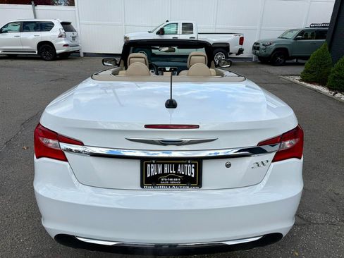 Used 2011 Chrysler 200 Limited FWD image 7