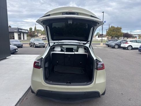 Used 2021 Tesla Model Y Performance image 8
