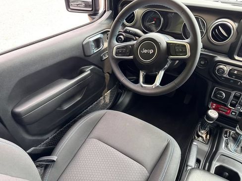 Used 2023 Jeep Wrangler Unlimited Rubicon 4xe AWD/4WD image 19