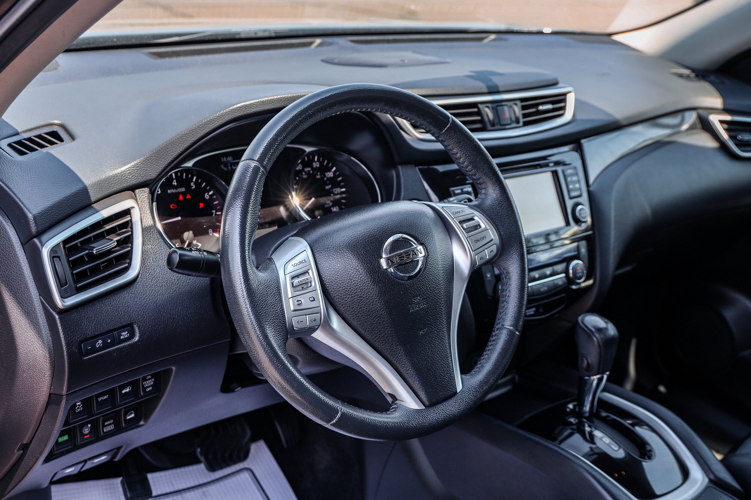 Used 2015 Nissan Rogue SL w/ SL Premium Package AWD/4WD image 8