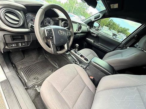 Used 2019 Toyota Tacoma TRD Off-Road AWD/4WD image 18