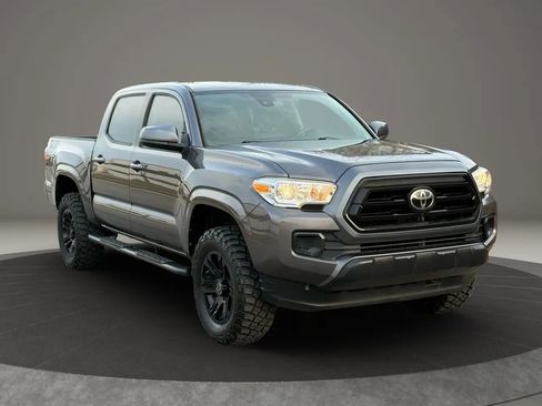 Used 2021 Toyota Tacoma SR image 3