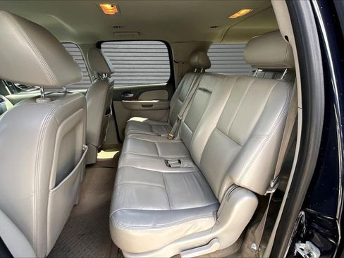 Used 2008 Chevrolet Suburban LT w/ LT Preferred Equipment Group AWD/4WD image 20