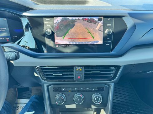 Used 2022 Volkswagen Taos SE image 13