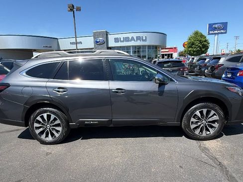 Used 2025 Subaru Outback Touring XT AWD/4WD image 3