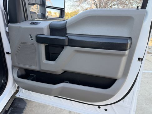 Used 2020 Ford F250 XL w/ Power Equipment Group image 9