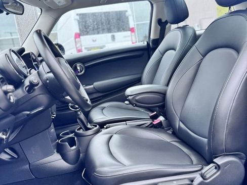 Used 2019 MINI Cooper 2-Door Hardtop w/ Storage Package image 11