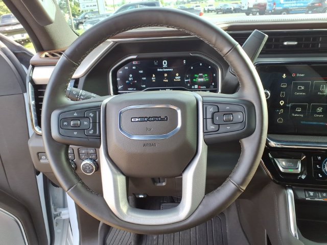 Used 2025 GMC Sierra 2500 Denali w/ Denali Reserve Package AWD/4WD image 18