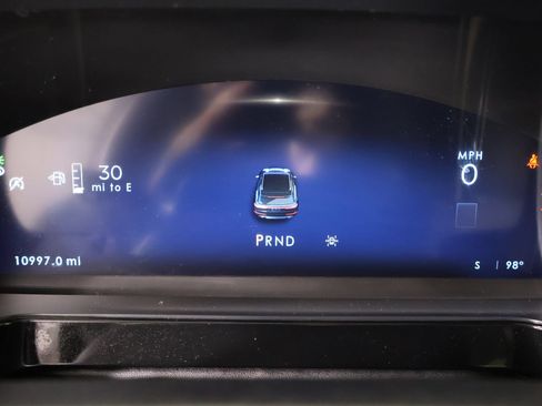 Used 2025 Lincoln Corsair Reserve w/ Equipment Group 202A FWD image 4