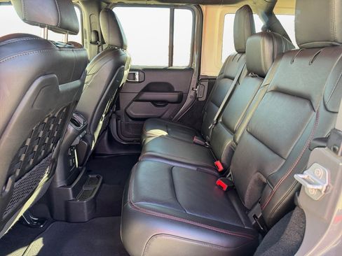 Used 2021 Jeep Wrangler Unlimited Rubicon image 16