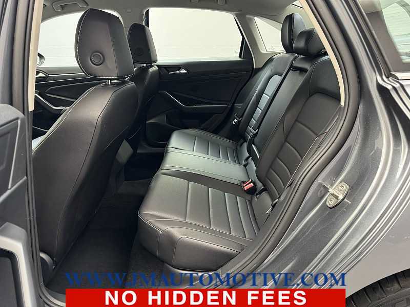 Used 2024 Volkswagen Jetta SE FWD image 14