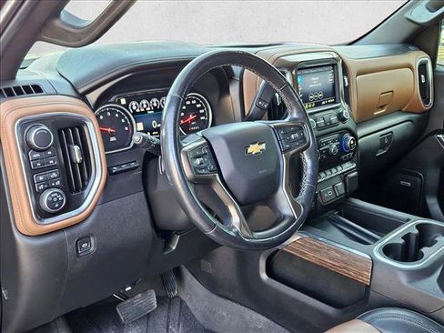 Used 2019 Chevrolet Silverado 1500 High Country w/ Technology Package image 10