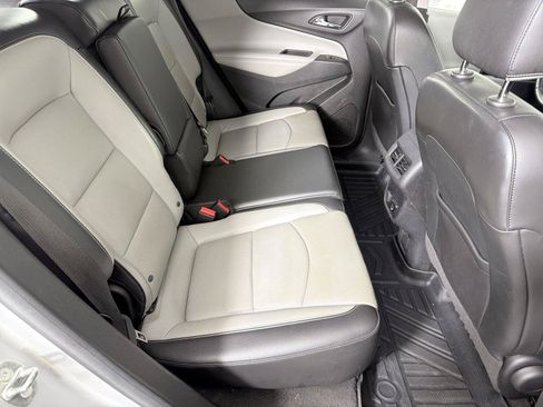Used 2018 Chevrolet Equinox Premier FWD image 15