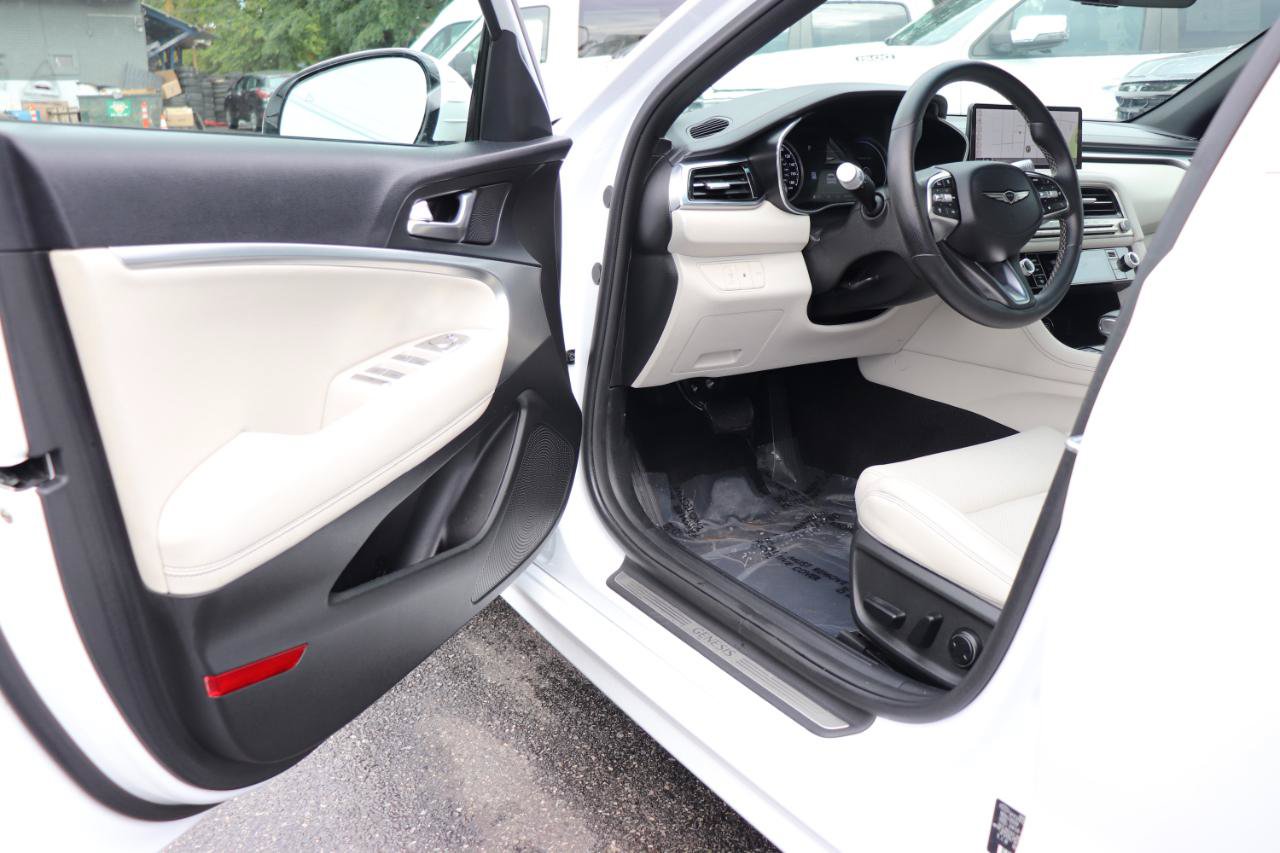 Used 2025 Genesis G70 2.5T AWD/4WD image 10