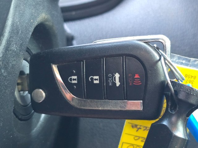 Used 2020 Toyota Corolla LE FWD image 21