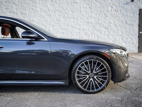 Used 2022 Mercedes-Benz S 500 4MATIC image 16
