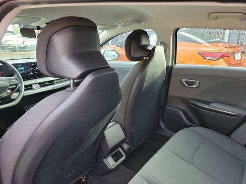 Used 2025 Kia K4 LXS image 26