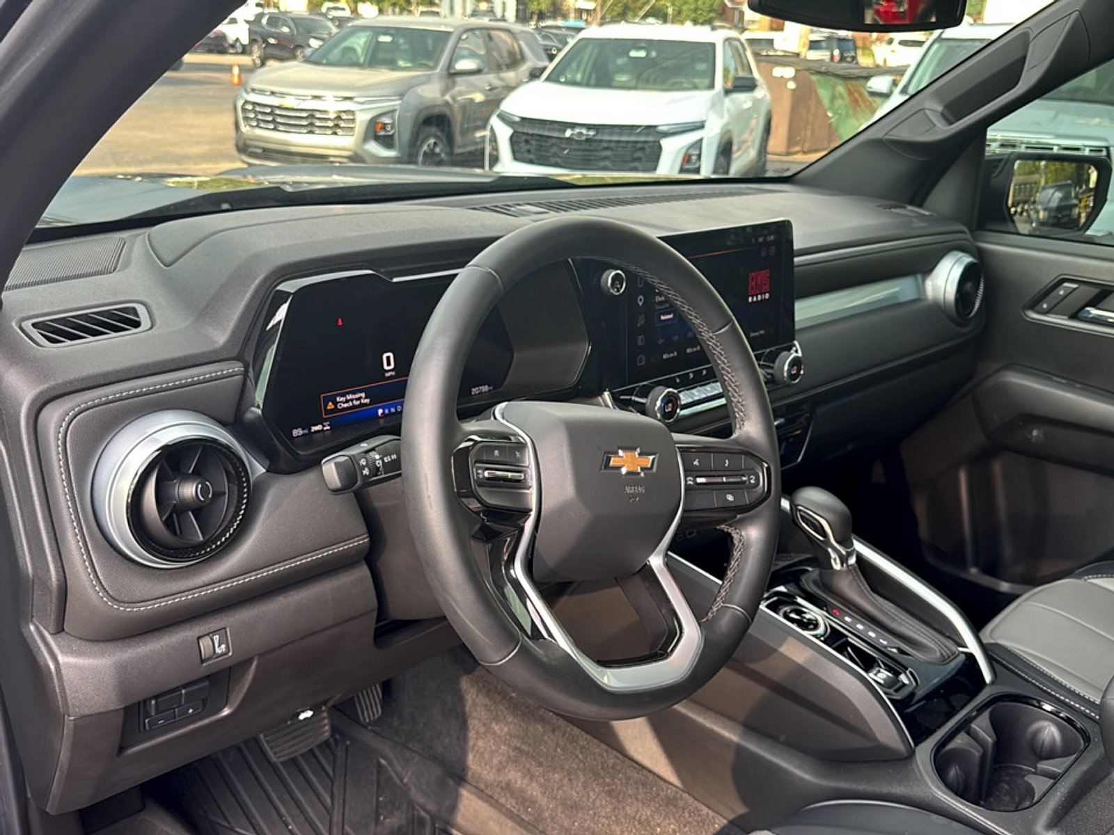Used 2024 Chevrolet Colorado LT w/ LT Convenience Package II AWD/4WD image 10