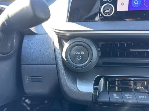 Used 2024 Toyota Prius LE image 19