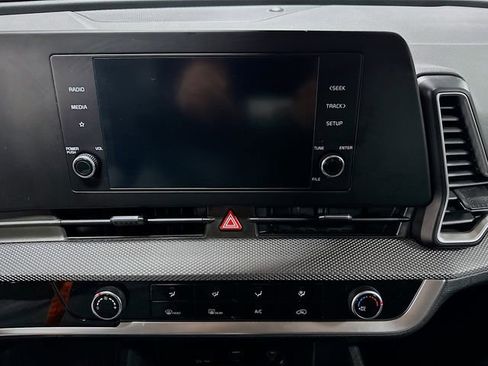 Used 2023 Kia Sportage LX image 12