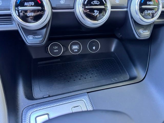 Used 2022 Genesis G70 2.0T w/ Prestige Package AWD/4WD image 37