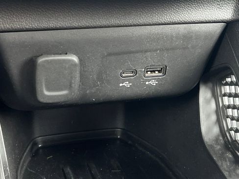 Used 2025 Chevrolet TrailBlazer LT image 25