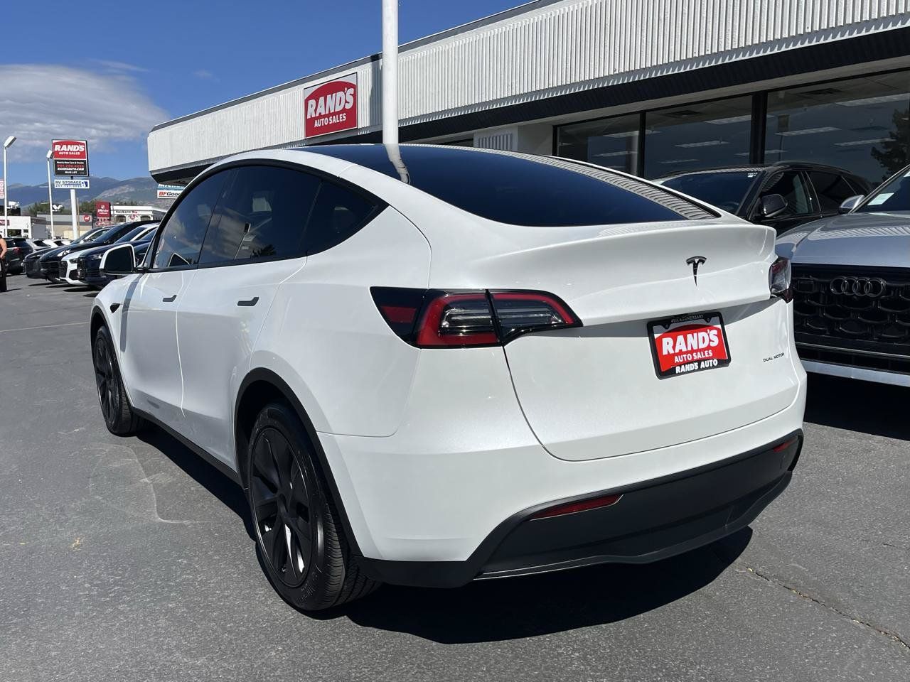 Used 2025 Tesla Model Y Long Range AWD/4WD image 7