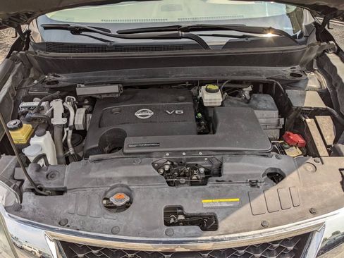 Used 2013 Nissan Pathfinder Platinum AWD/4WD image 23