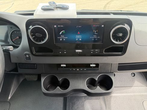 Used 2019 Mercedes-Benz Sprinter 170 w/ Chrome Grille Package image 19