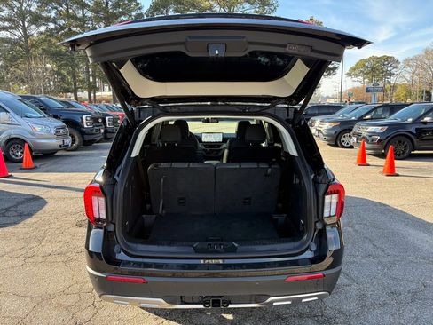 Used 2025 Ford Explorer Active w/ Active Comfort Package image 9