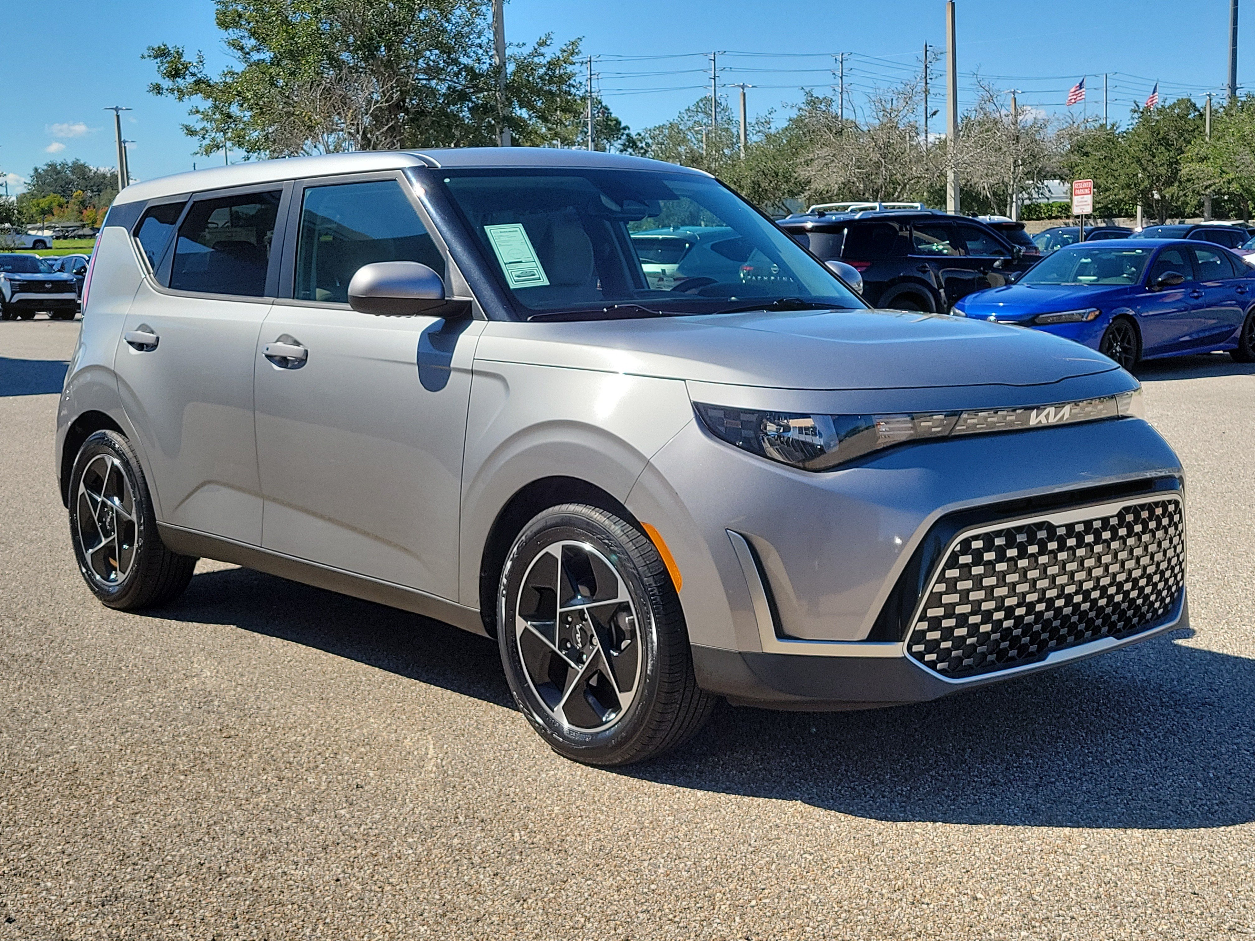 Used 2023 Kia Soul EX FWD image 3