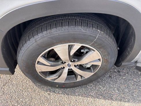 Used 2025 Subaru Ascent Premium AWD/4WD image 29