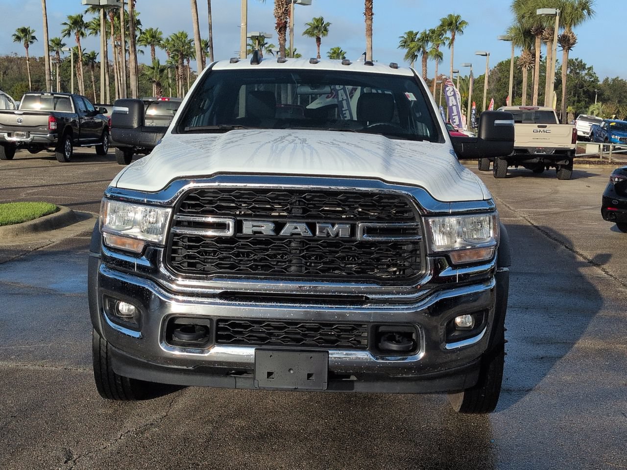 Used 2024 RAM 4500 Tradesman w/ Chrome Appearance Group RWD image 9