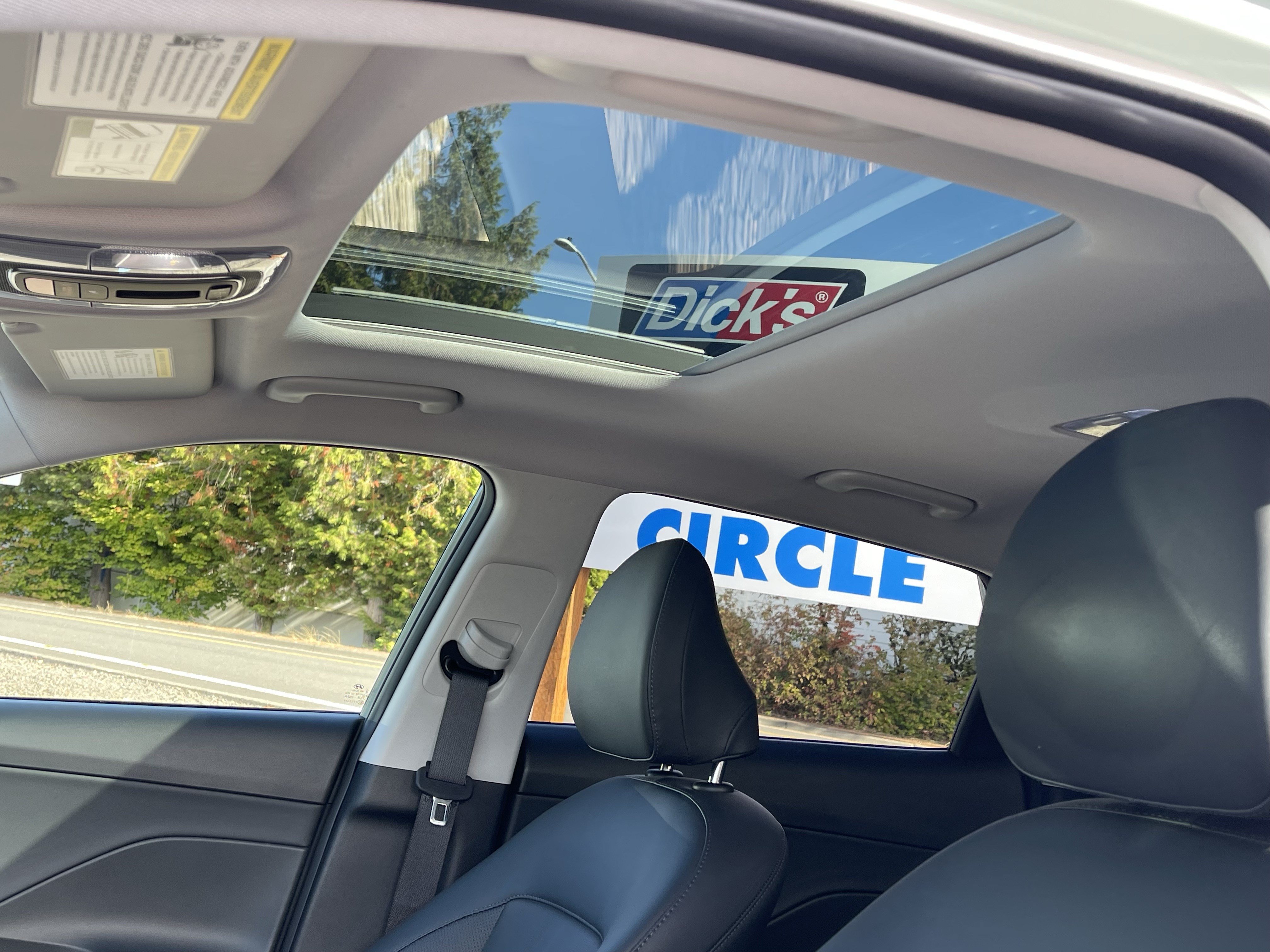 Certified 2025 Hyundai Kona Limited FWD image 22