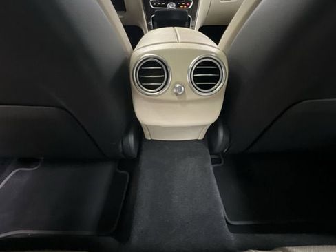 Used 2018 Mercedes-Benz C 300 4MATIC Sedan image 21