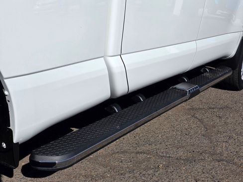 Used 2019 Nissan Titan SV w/ SV Convenience Package image 34