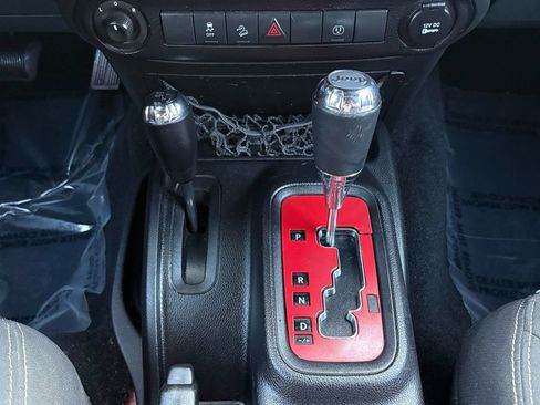 Used 2016 Jeep Wrangler Sahara w/ Connectivity Group AWD/4WD image 14
