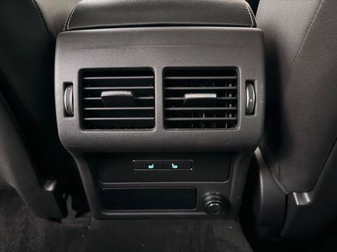 Used 2016 Jaguar XF S image 15