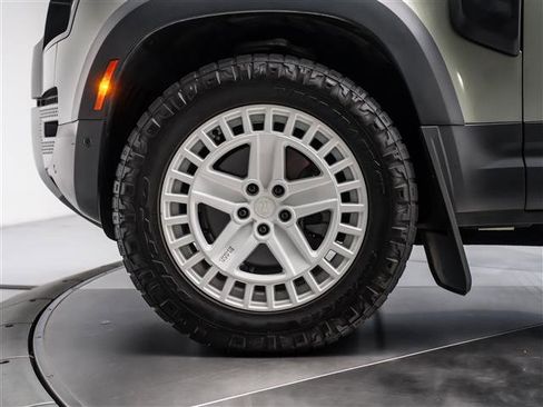 Used 2022 Land Rover Defender 110 AWD/4WD image 11
