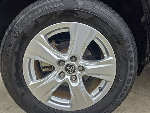 Used 2021 Toyota RAV4 XLE image 11