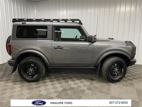 Used 2022 Ford Bronco Black Diamond image 2