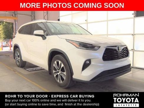 Used 2021 Toyota Highlander XLE AWD/4WD image 5