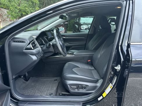 Used 2024 Toyota Camry SE FWD image 2