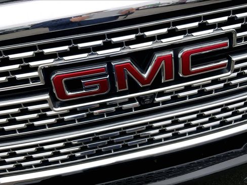 Used 2021 GMC Sierra 2500 Denali w/ Denali Black Diamond Edition image 29