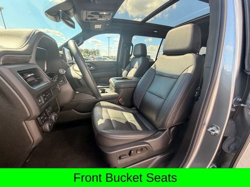 Used 2023 Chevrolet Suburban LT AWD/4WD image 16
