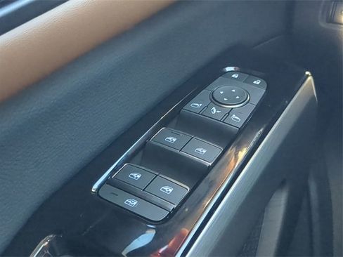 New 2025 Nissan Pathfinder Platinum w/ Black Appearance Package image 24