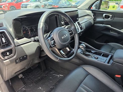 Used 2023 Kia Sorento S w/ Panoramic Sunroof Package FWD image 14