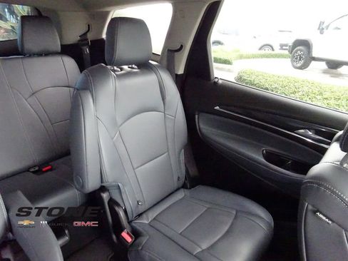 Used 2018 Buick Enclave Essence image 17