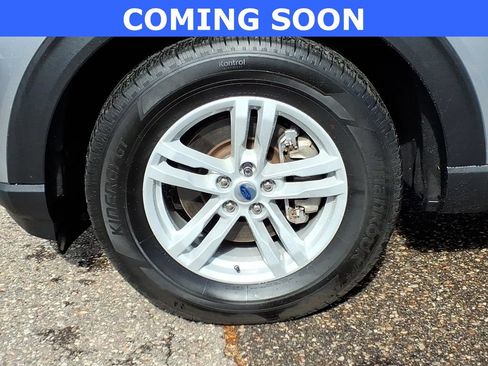 Used 2024 Ford Explorer XLT w/ Equipment Group 202A AWD/4WD image 9