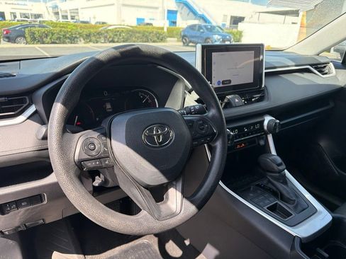 Used 2025 Toyota RAV4 XLE AWD/4WD image 11